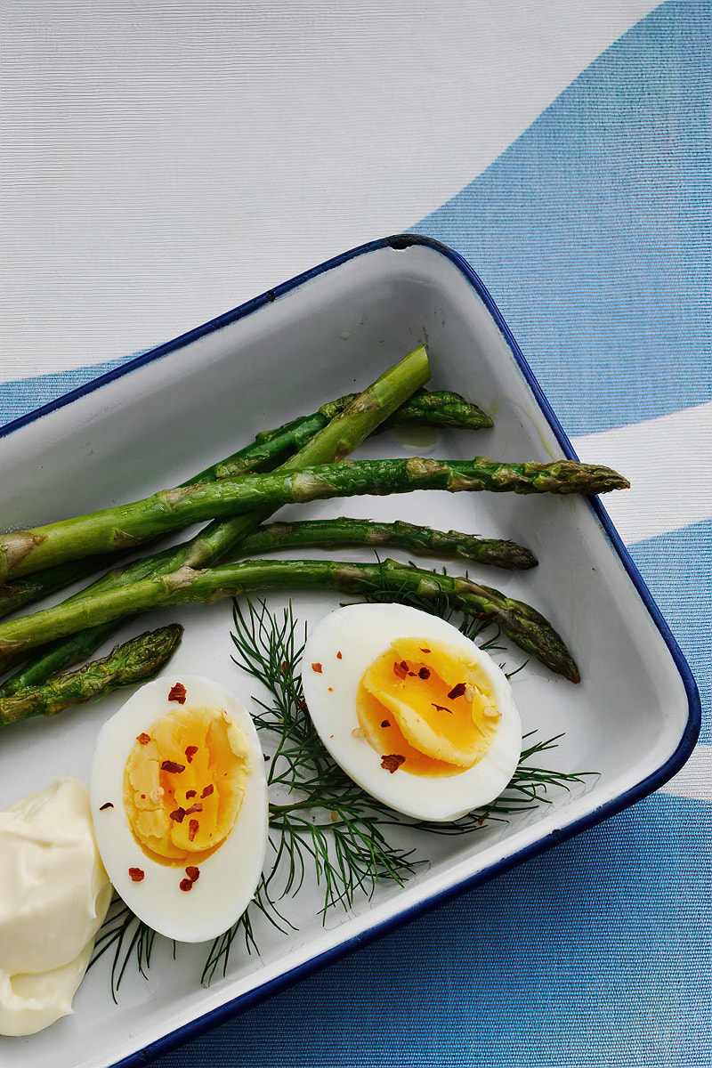 Receta huevos cocidos con mayonesa y espárragos