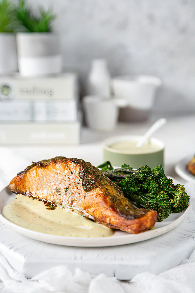 Receta Salmón keto al horno con pesto y brócoli
