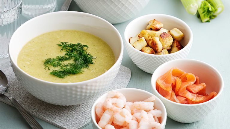 Receta Sopa de verduras baja en carbohidratos con hinojo y raíz de apio
