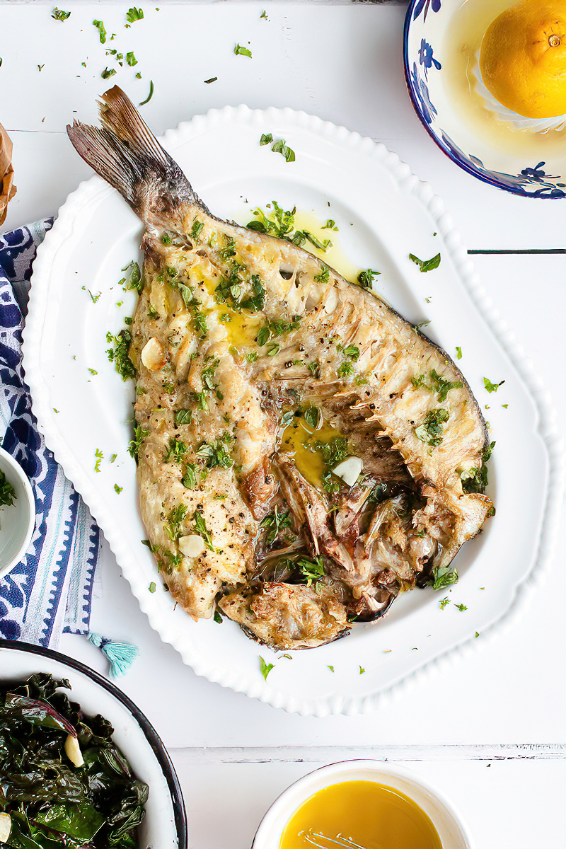 Receta Lubina al estilo griego