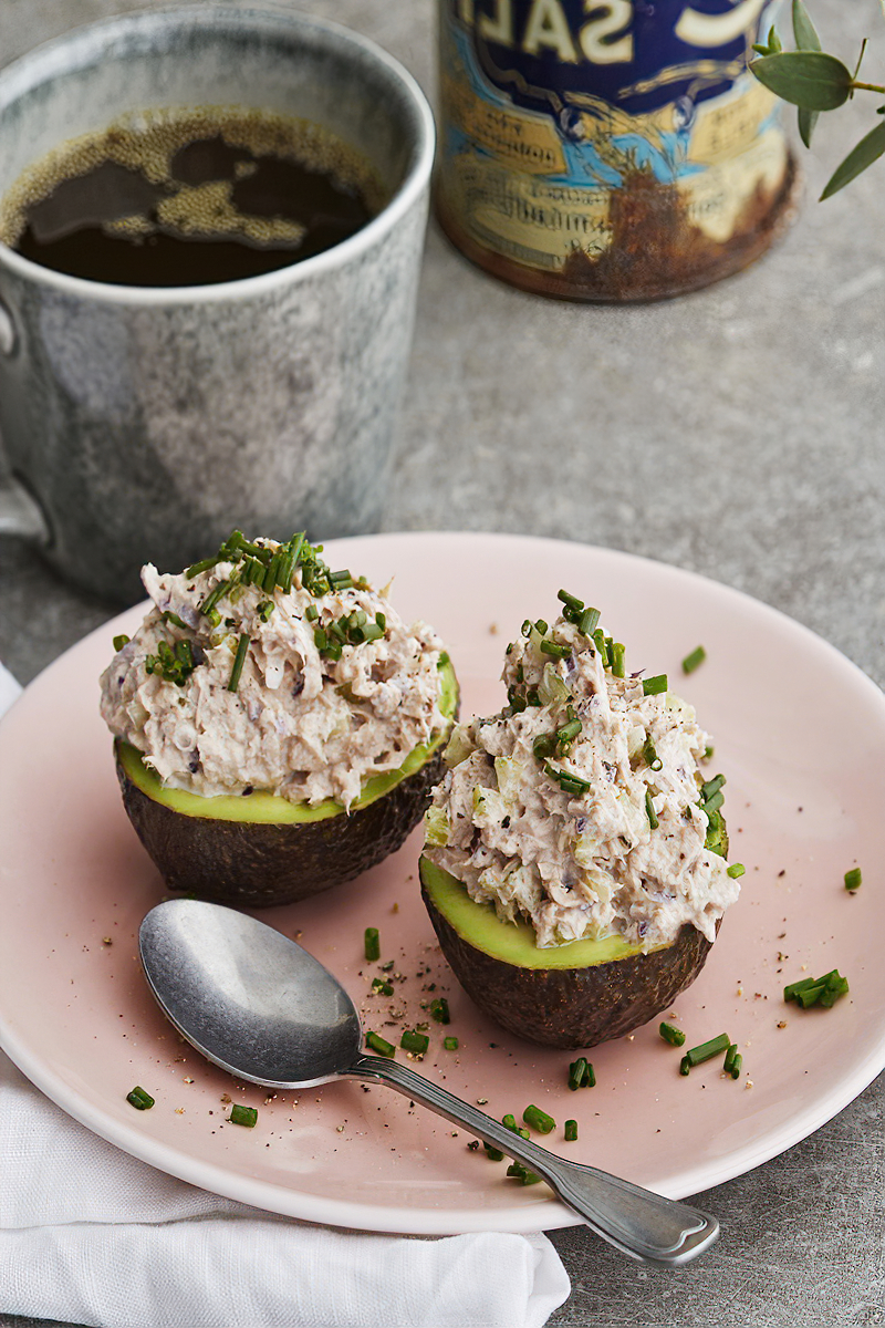 Receta aguacate relleno de atún