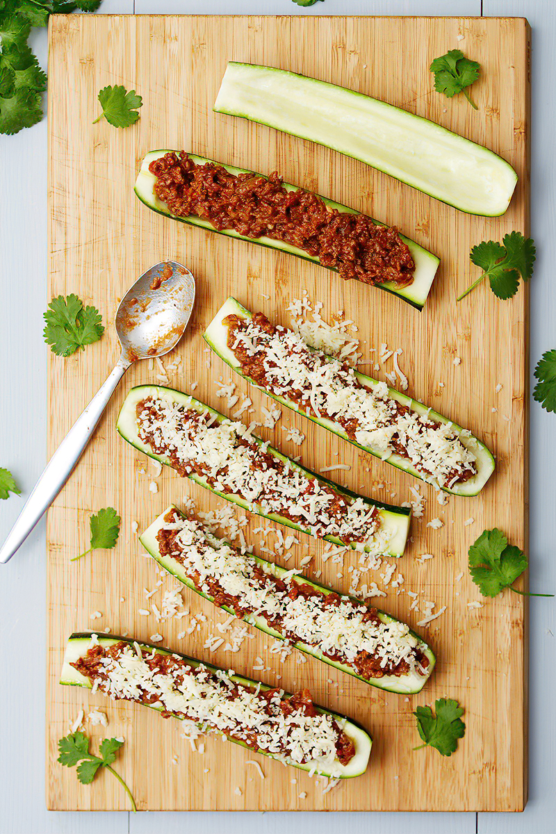 Receta barcas de calabacín keto rellenas a la tex mex