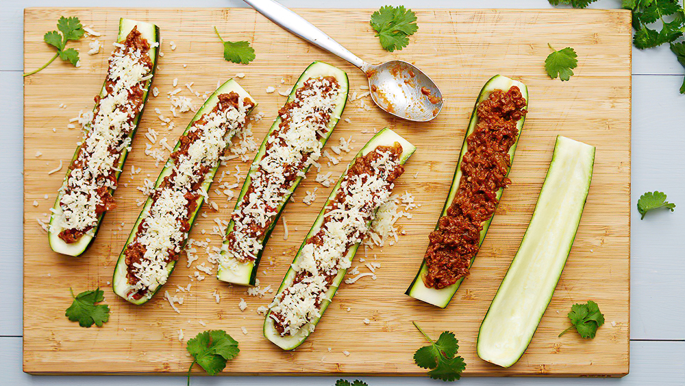 Receta barcas de calabacín keto rellenas a la tex mex