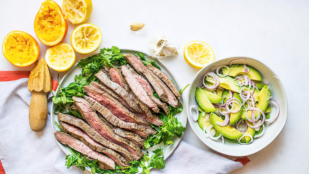 Receta carne asada con ensalada de aguacate bajo en carbohidratos1