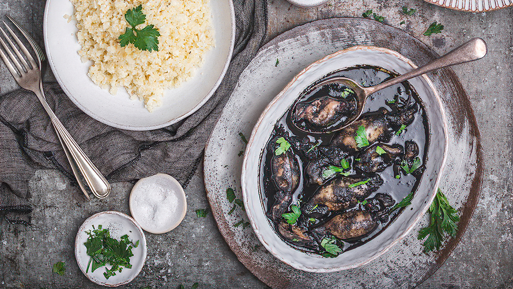 Receta chipirones en su tinta con arroz de coliflor