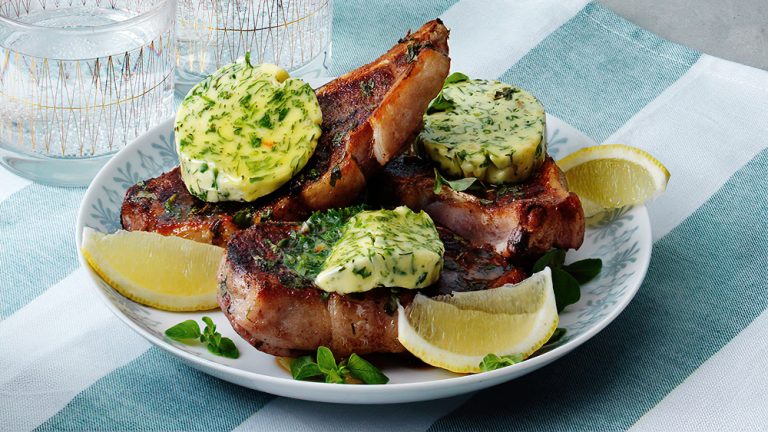 Receta chuletas keto de cordero con mantequilla de hierbas