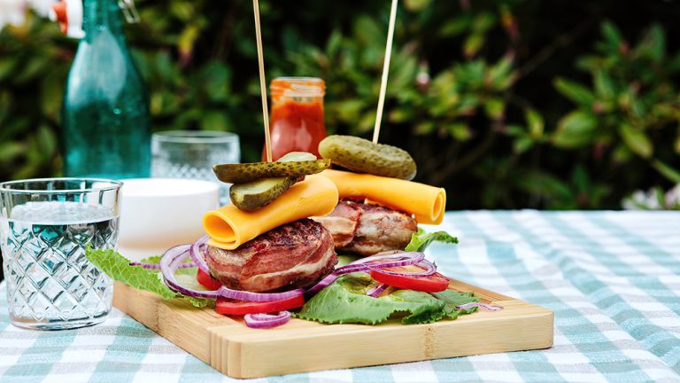 Receta hamburguesas envueltas en bacon