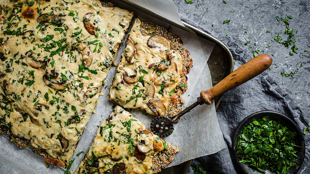 Receta pizza de calabacín con champiñones