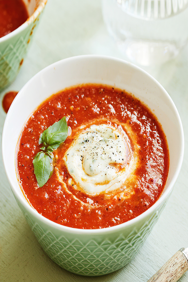 Receta sopa de tomate low carb con alioli de albahaca