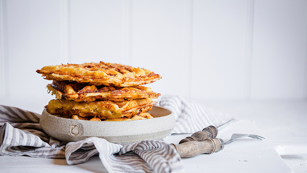 Receta waffles keto de queso y huevos