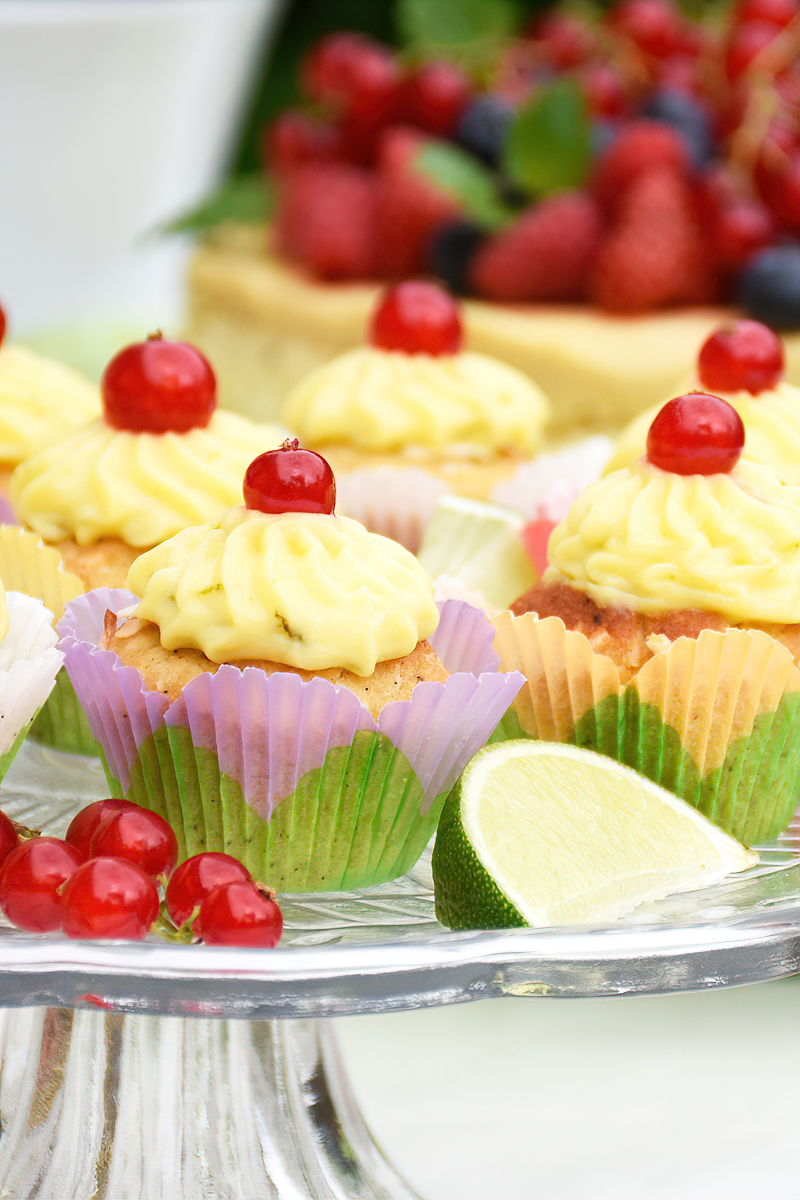 Receta mini cupcakes keto de coco y lima