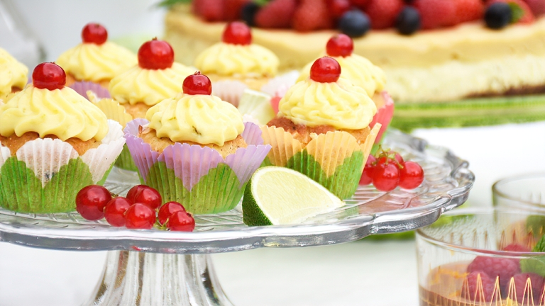 Receta mini cupcakes keto de coco y lima