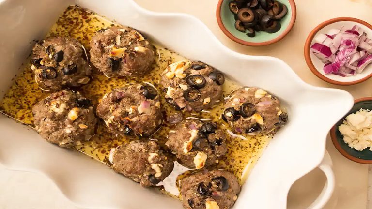 Receta albóndigas Gyro con salsa griega