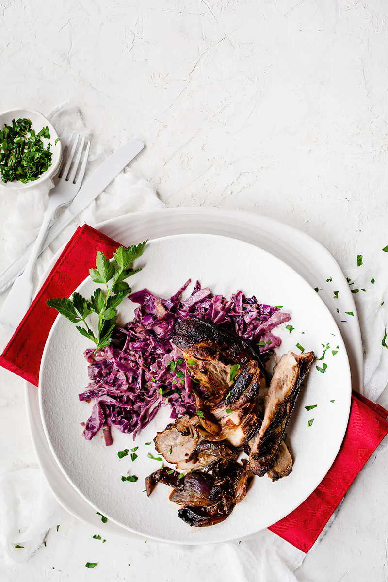 Receta costillas de cerdo adobadas con salteado de lombarda