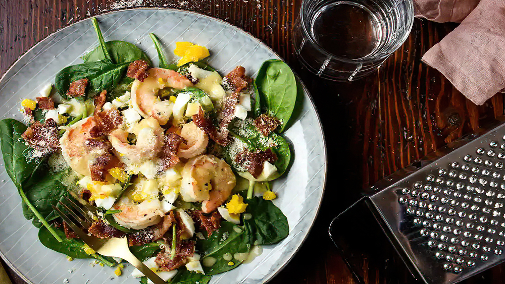 Receta ensalada de camarones con aliño de bacon