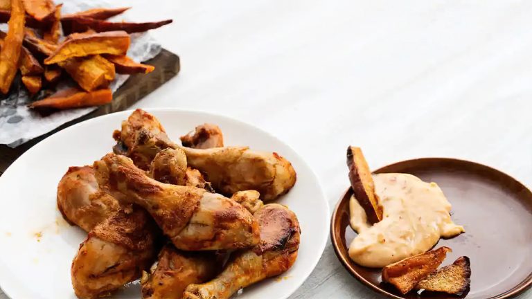 Receta muslos de pollo keto al estilo búfalo con alioli de ají