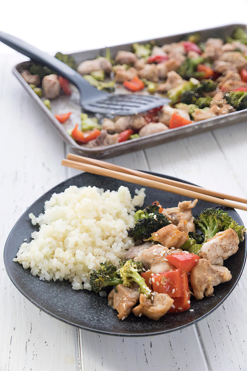 Receta pollo con sésamo y arroz de coliflor