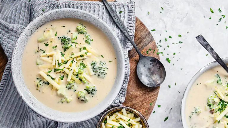 Receta sopa de brócoli con queso cheddar