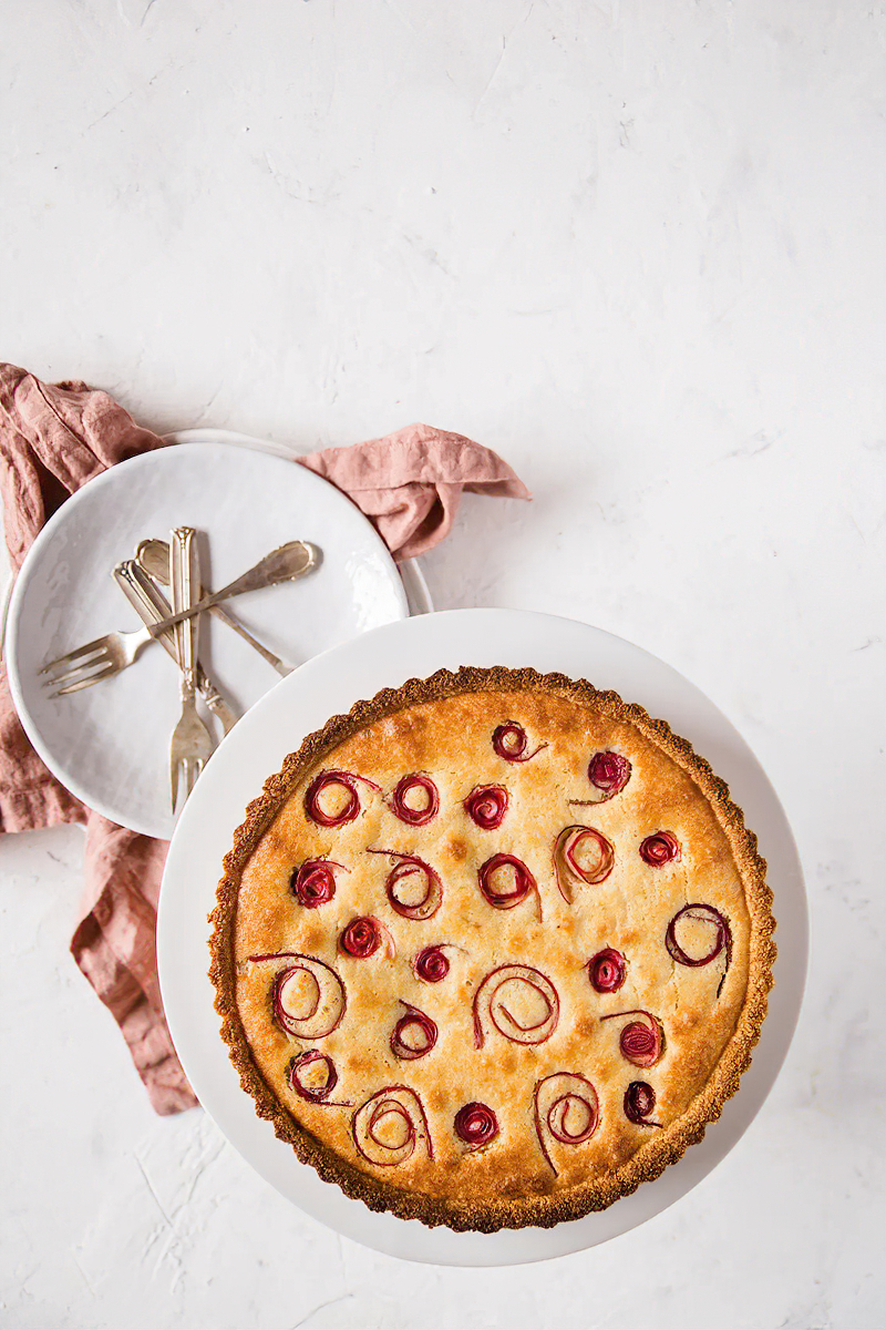 Receta tarta keto de ruibarbo