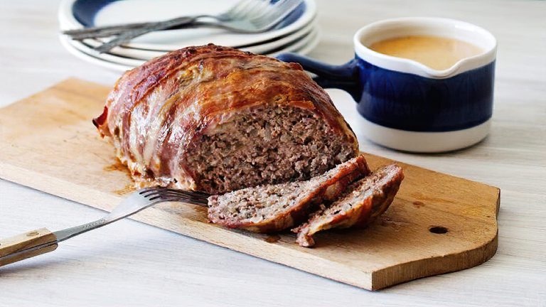 Receta albondigón keto envuelto en bacon