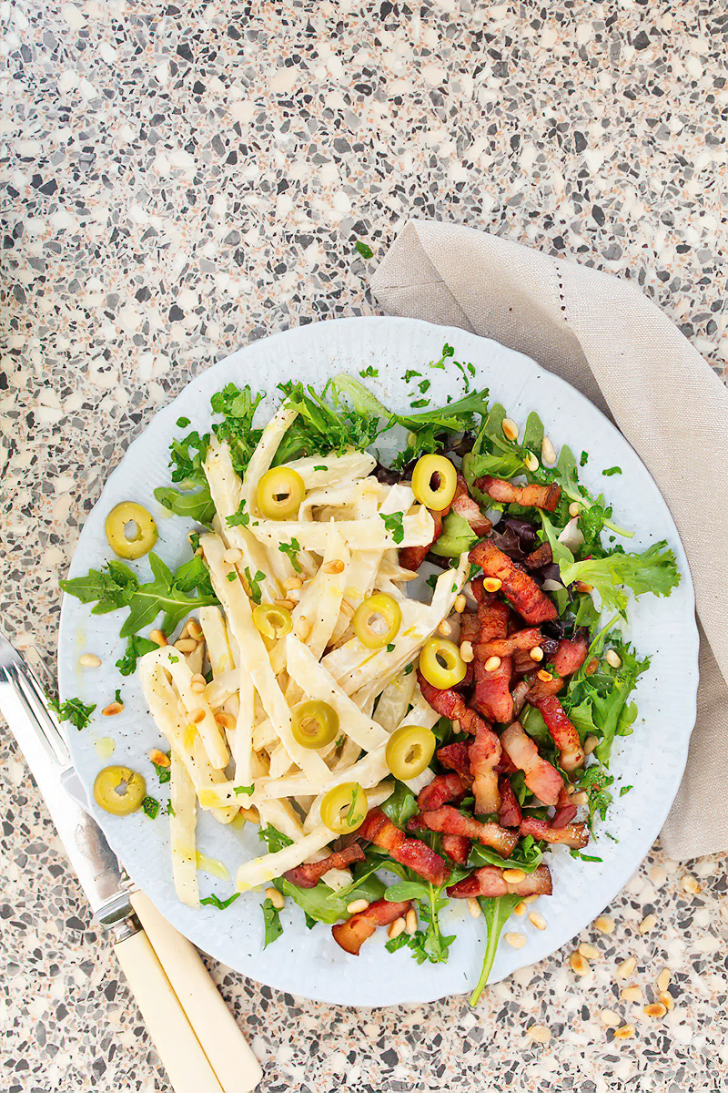 Receta ensalada de apio con panceta crocante