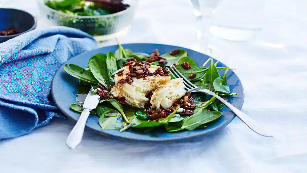 Receta ensalada keto de queso de cabra con mantequilla