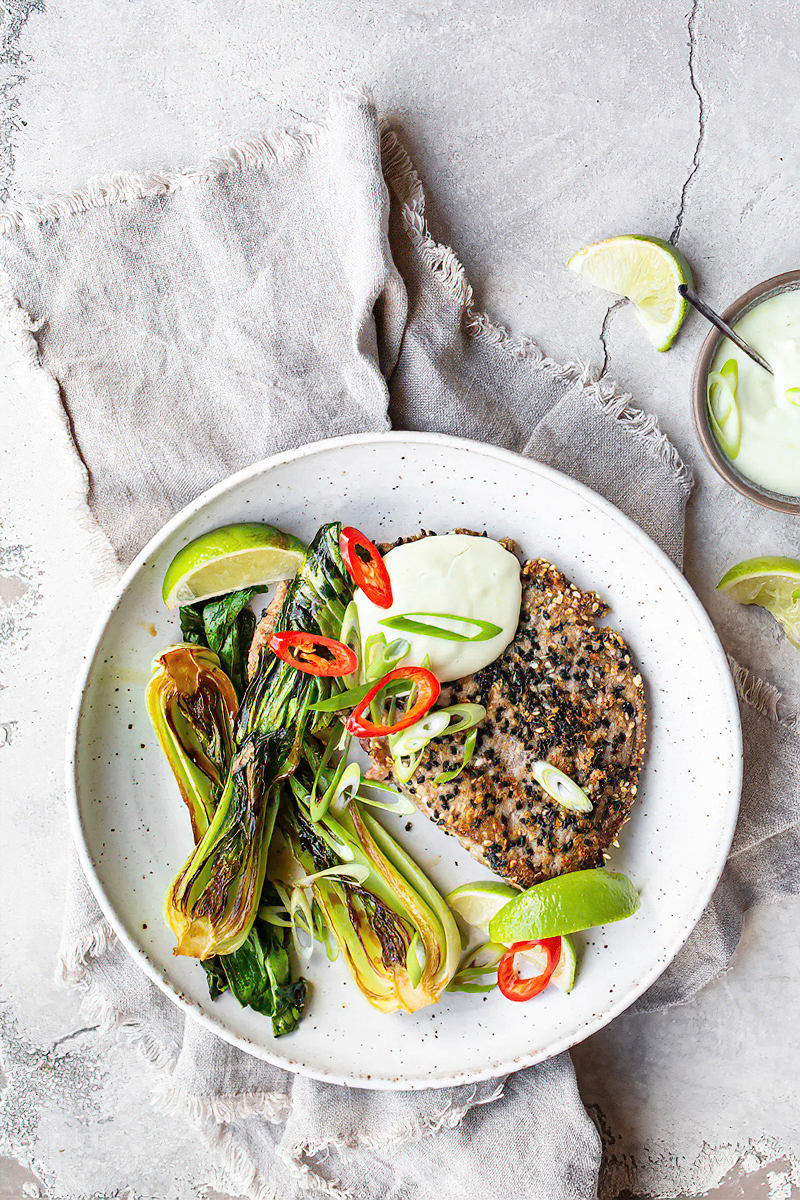 Receta filetes de atún con empanado de sésamo, mayonesa de wasabi y bok choy