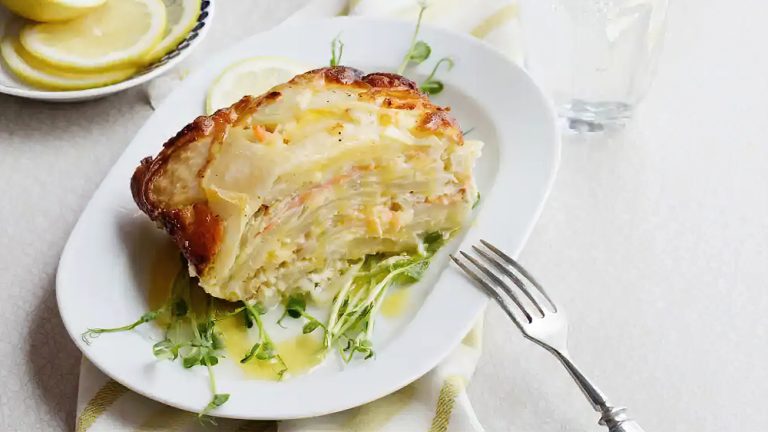 Receta gratinado de salmón ahumado y colirrábano