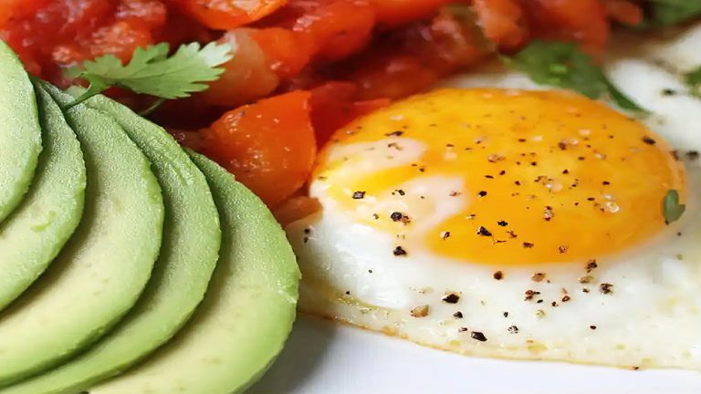 Receta huevos rancheros bajos en carbohidratos