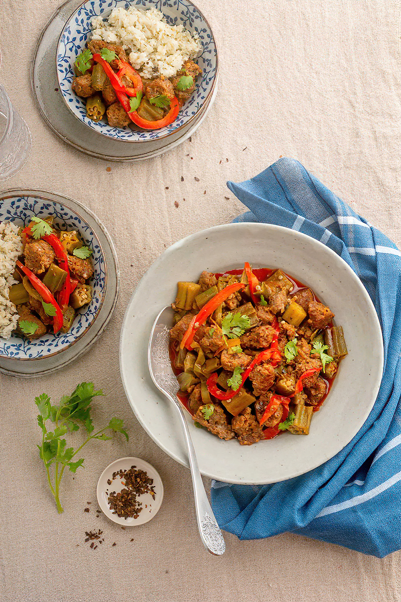 Receta ocra con chorizo ​​mexicano bajo en carbohidratos