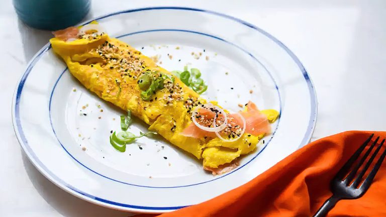 Receta omelette de salmón ahumado
