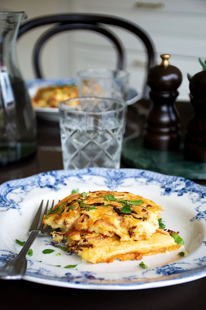 Receta panqueque keto al horno con bacon y cebolla