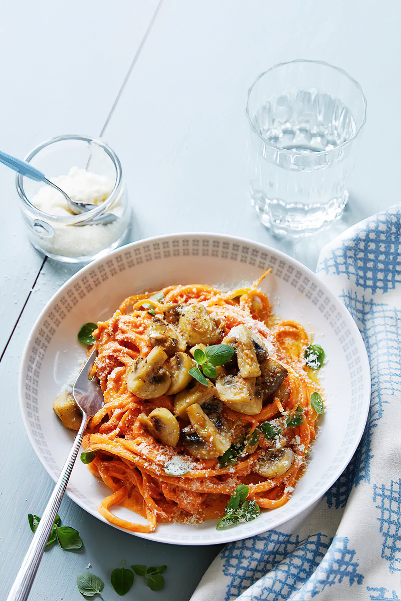 Receta pasta de zapallo anco con salsa de tomate y champiñones al ajillo