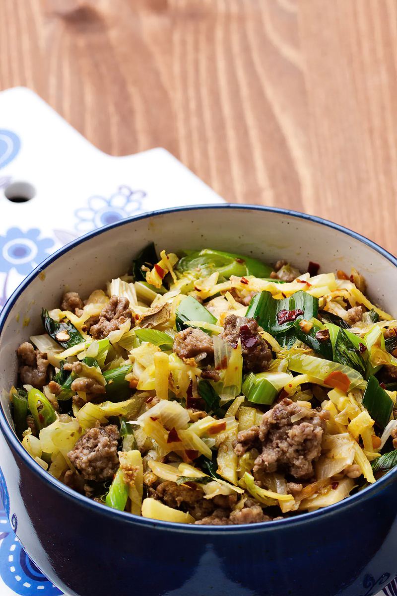 Receta revuelto keto de repollo al estilo asiático