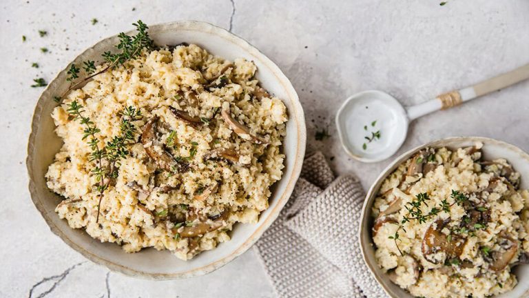 Receta risotto de coliflor bajo en carbohidratos con champiñones