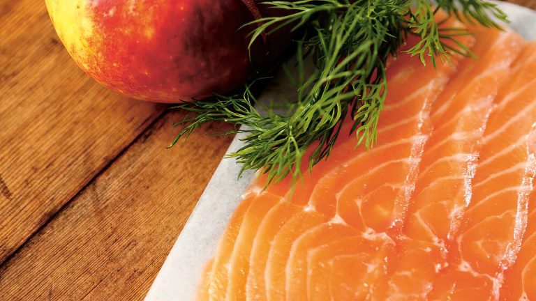 Receta salmón curado con manzana bajo en carbohidratos