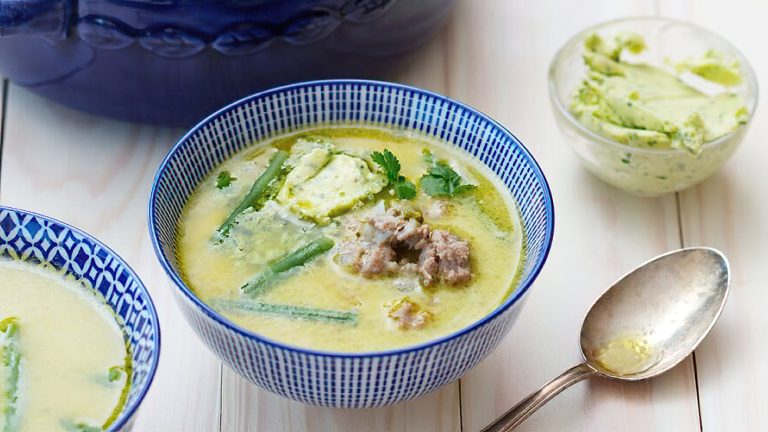 Receta sopa de pavo con mantequilla de cilantro