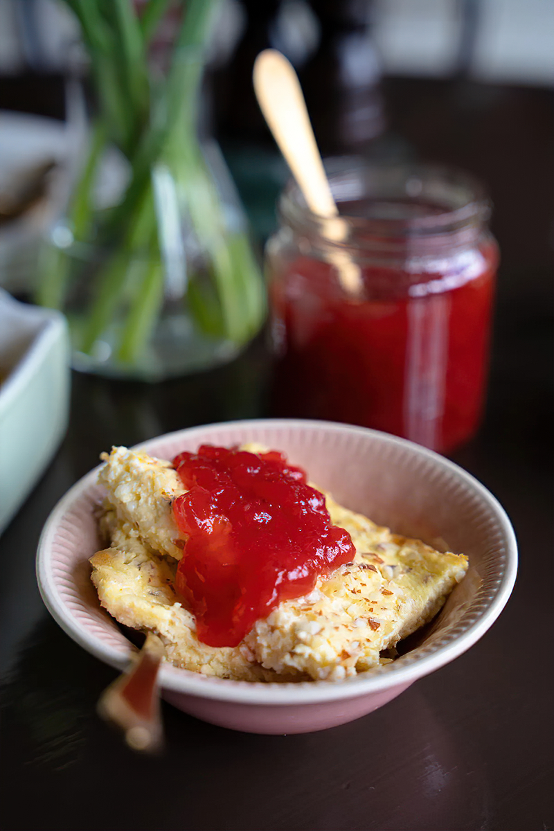 Receta tarta de queso bajo en carbohidratos sueca con mermelada de fresa