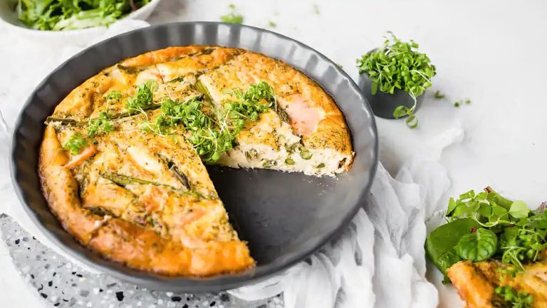Receta tortilla de salmón ahumado y espárragos