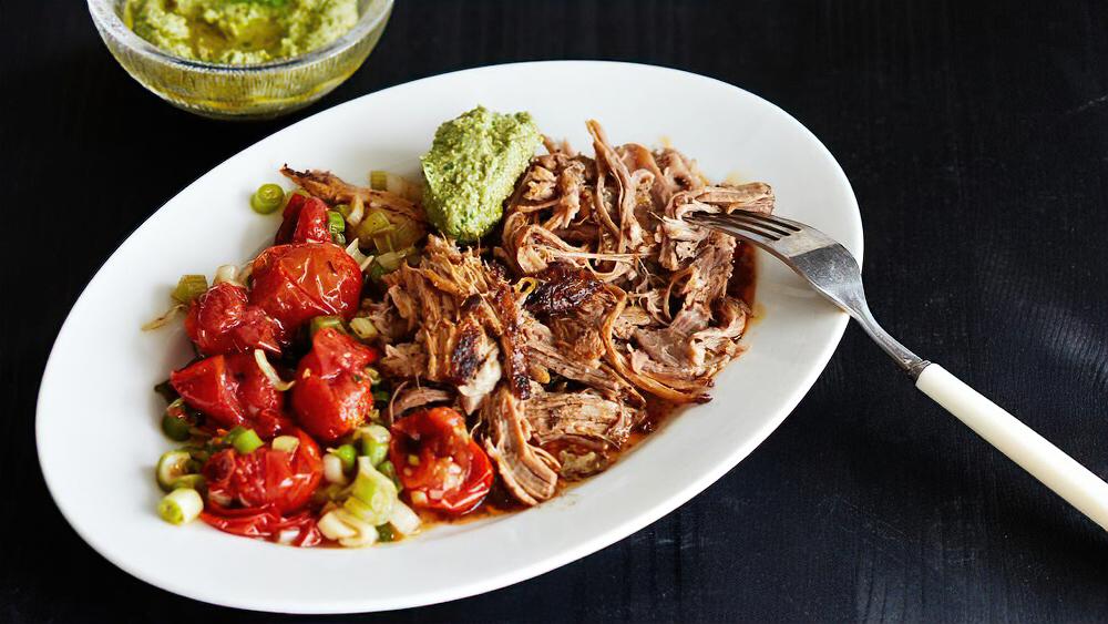 Receta cerdo desmenuzado con ensalada de tomates asados
