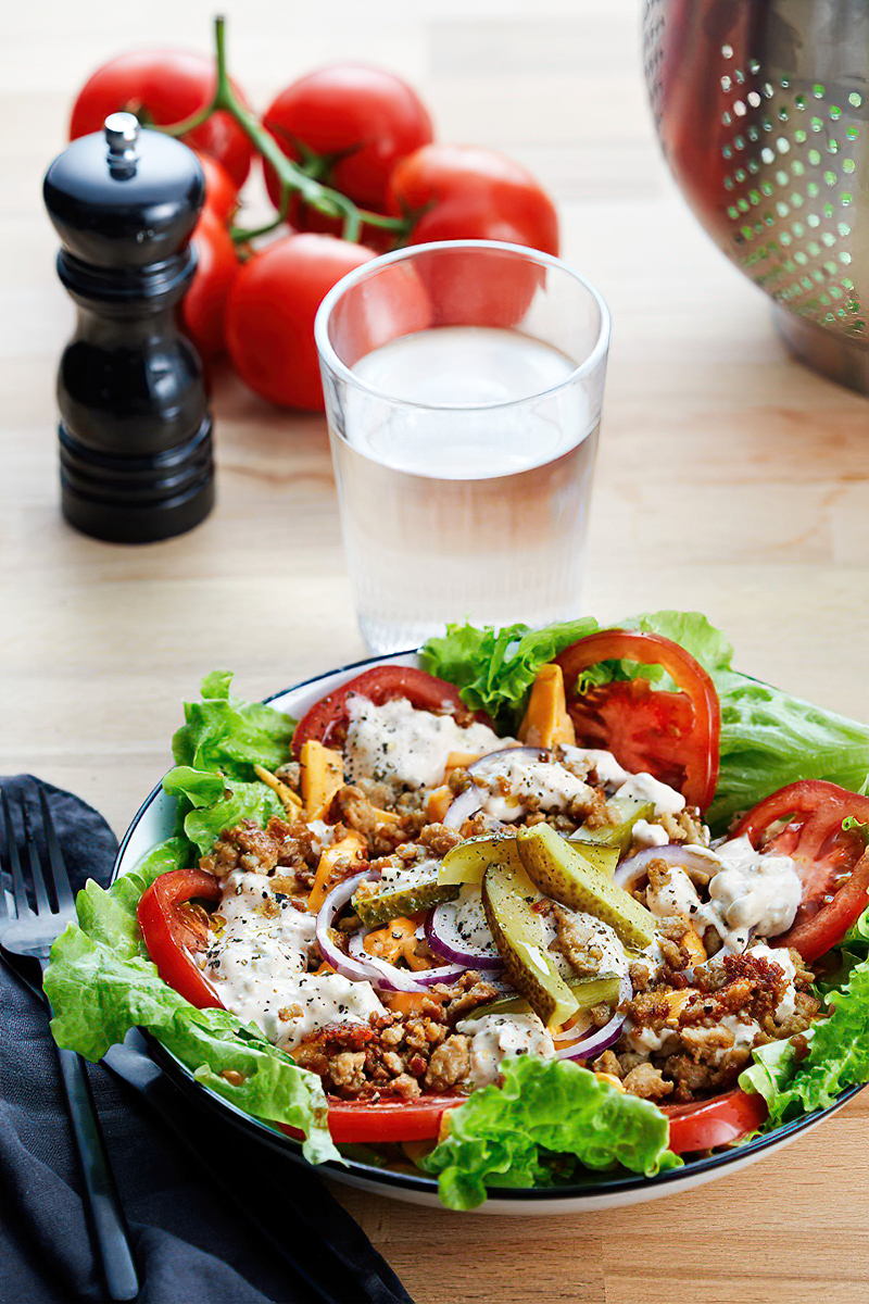 Receta ensalada keto de hamburguesa