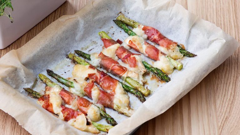 Receta espárragos envueltos en jamón curado con queso de cabra