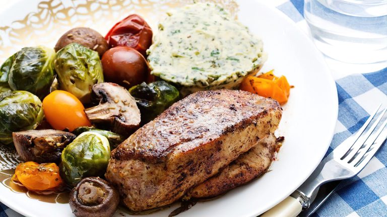 Receta pollo con verduras de tres colores asadas