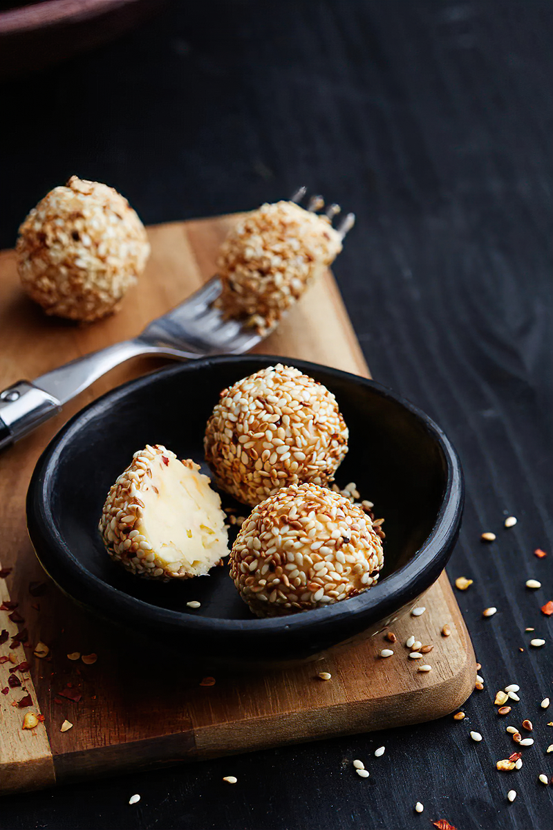 Receta sabrosas bombas de grasa keto con sésamo
