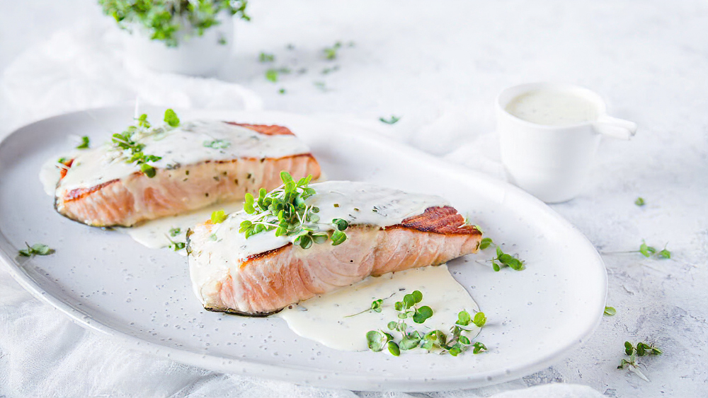 Receta salmón keto braseado con salsa cremosa de limón